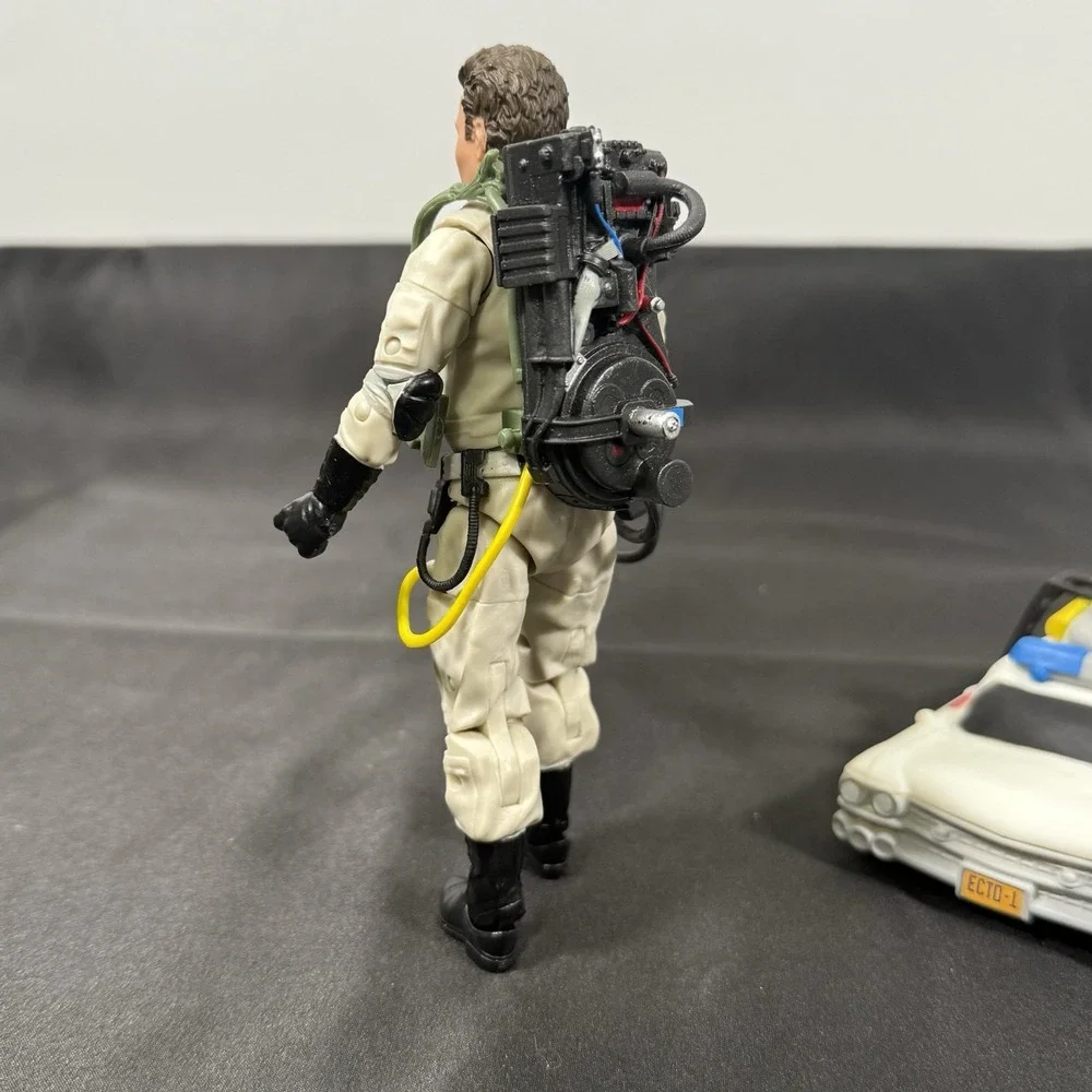 Hasbro Ghostbusters Ray Stantz Action Figure Kids 6 Inch Tan Ecto-1 Mini Vehicle